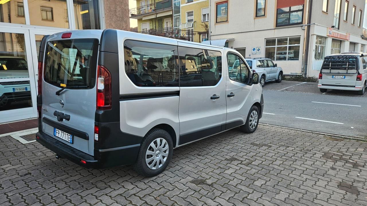 Nissan NV300 1.6 dci 145 CV 9 POSTI - GANCIO TRAINO