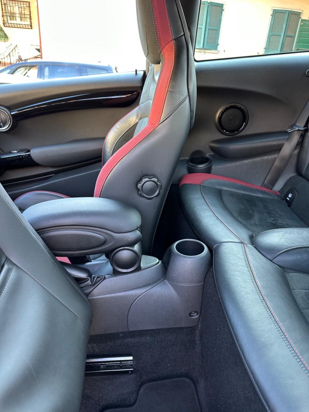 Mini COOPER JCW 233CV FULLOPT KMCERT UNICOPR