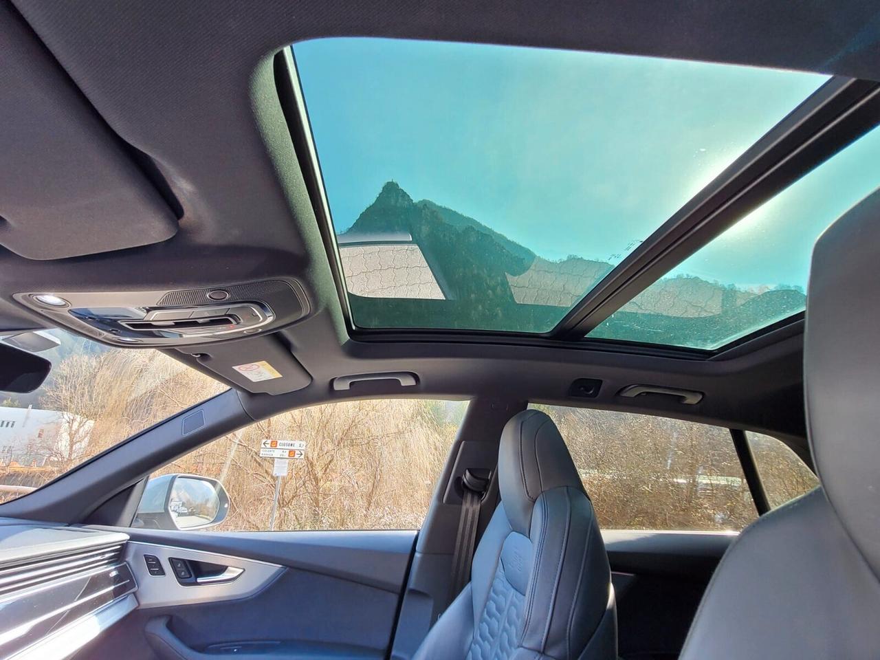 Audi Q8 RS TFSI V8 quattro tiptronic