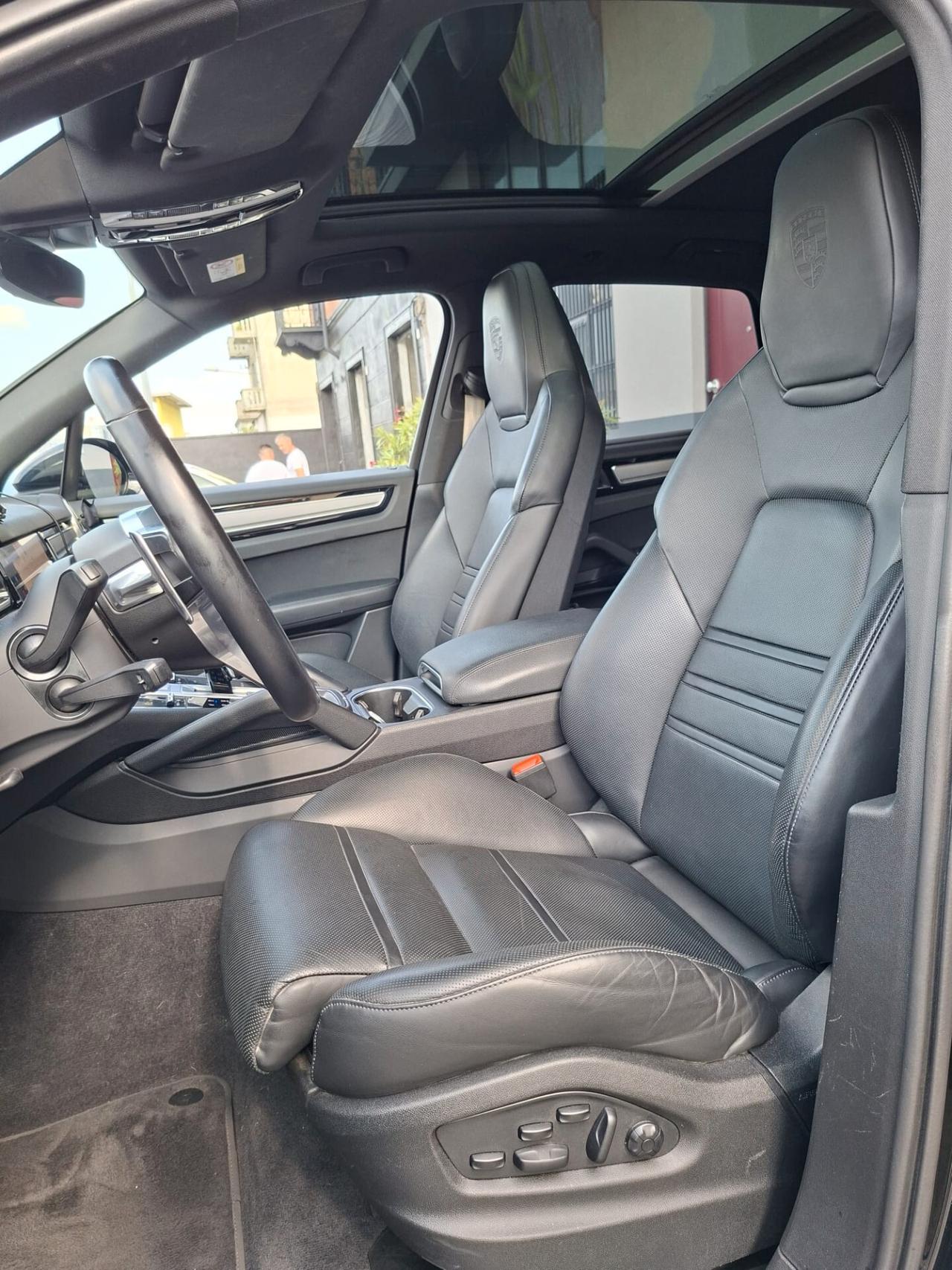 Porsche Cayenne 3.0 V6 E-Hybrid Platinum Edition