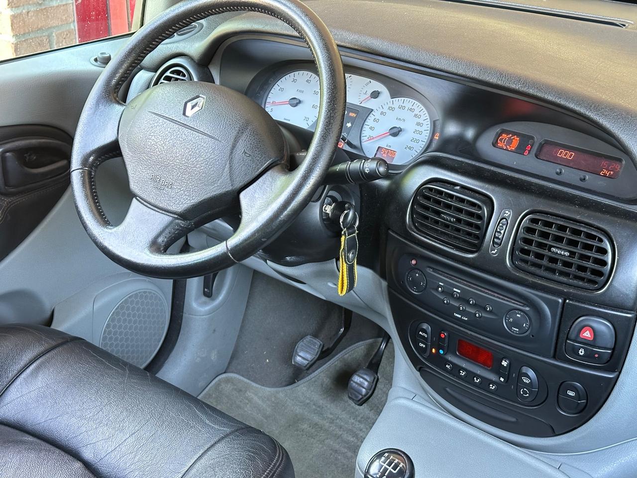 Renault Megane Scénic Evol. 1.9 dCi cat RX4 Salomon