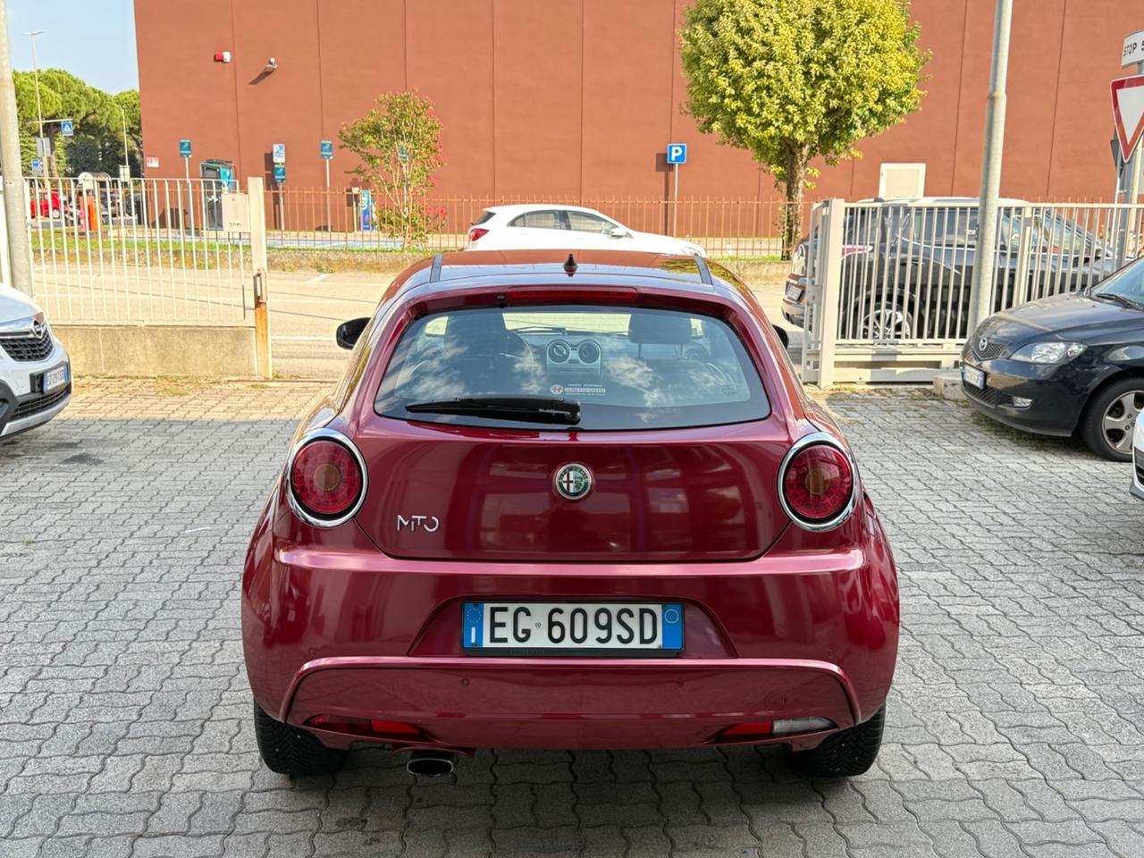 Alfa Romeo MiTo 1.6 JTDm-2 S&S Distinctive Sport Pack