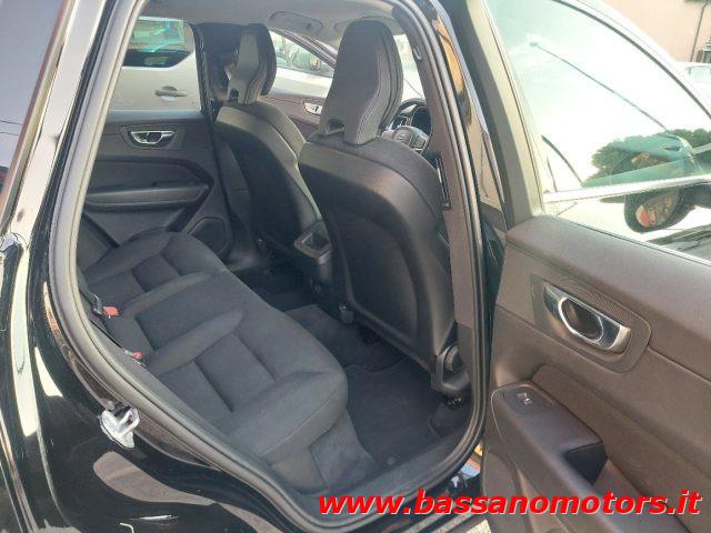VOLVO XC60 B4 (d) AWD Geartronic Momentum Pro