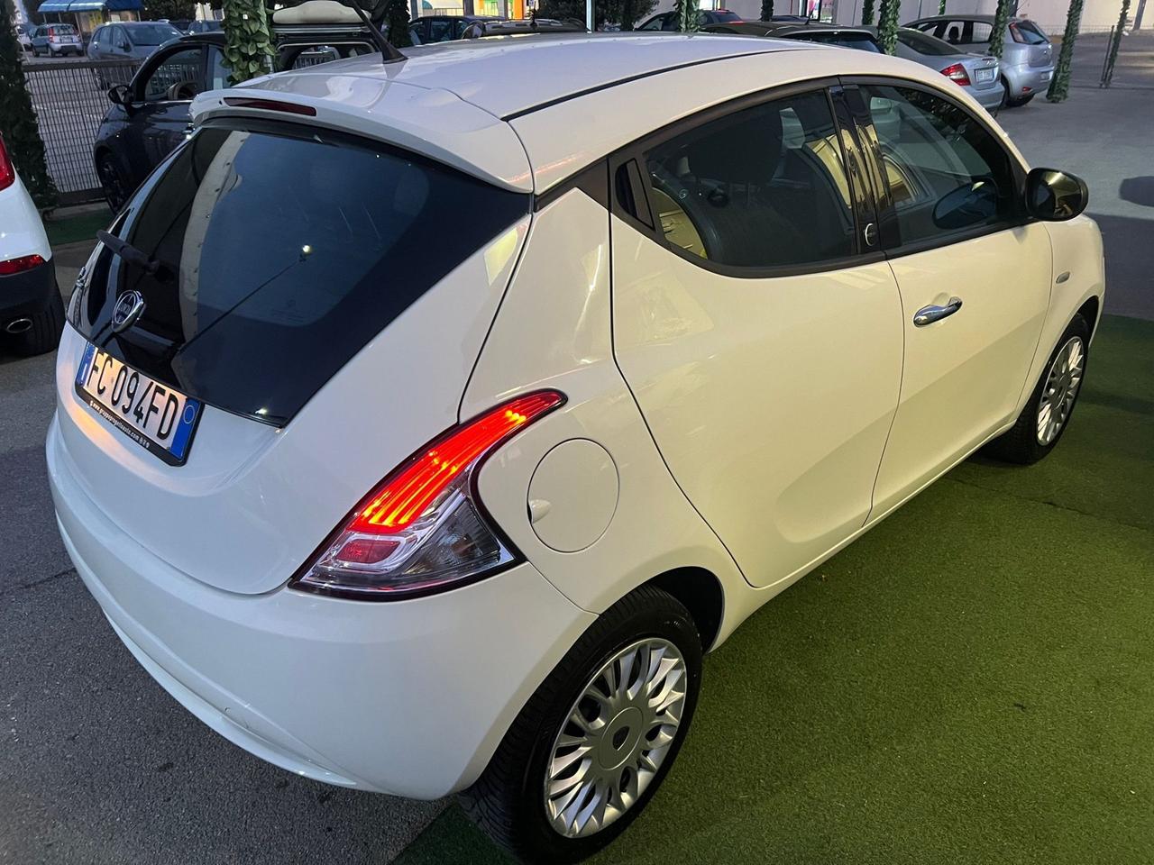 Lancia Ypsilon 1.2 69 CV garanzia GPL Ecochic Gold