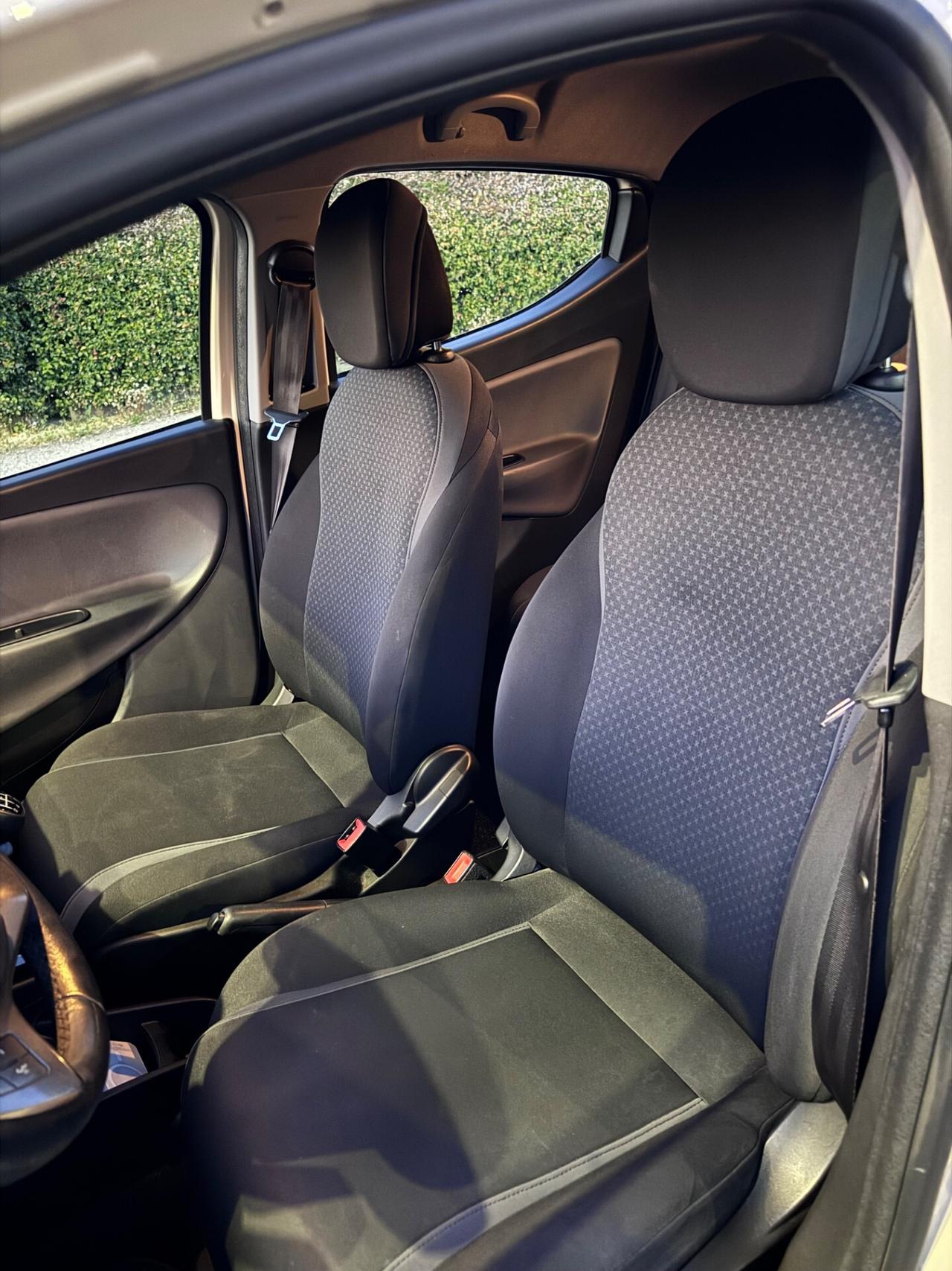 Lancia Ypsilon 1.2 69 CV Silver Solo 58.750 km Ideale Neopatentati