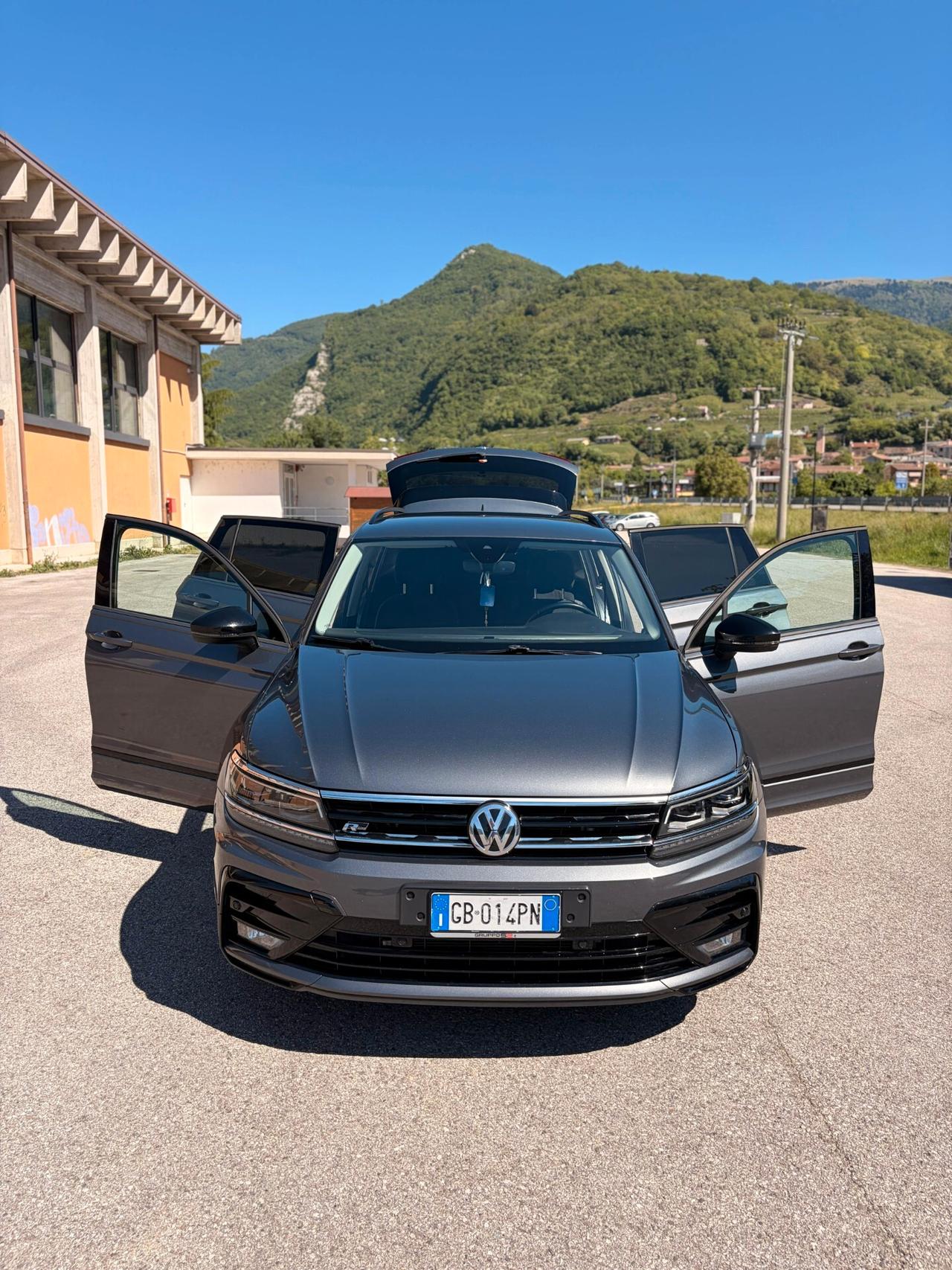 Volkswagen Tiguan 2.0 TDI R-line 4Motion - 150.000 KM -