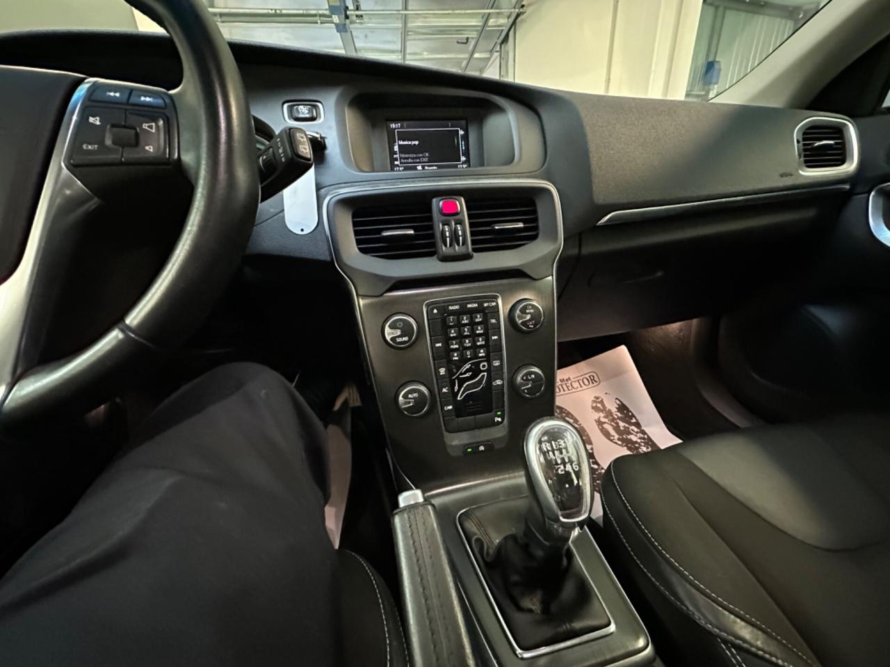 Volvo V40 D2 1.6 diesel (anche per neopatentati)