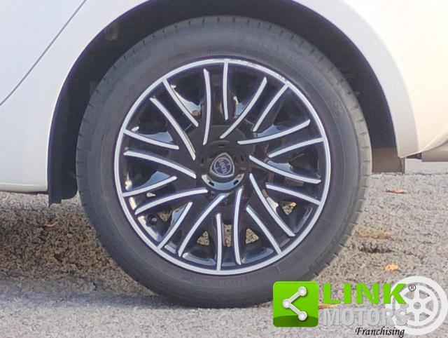 LANCIA Ypsilon 1.2 69 CV 5 porte Gold