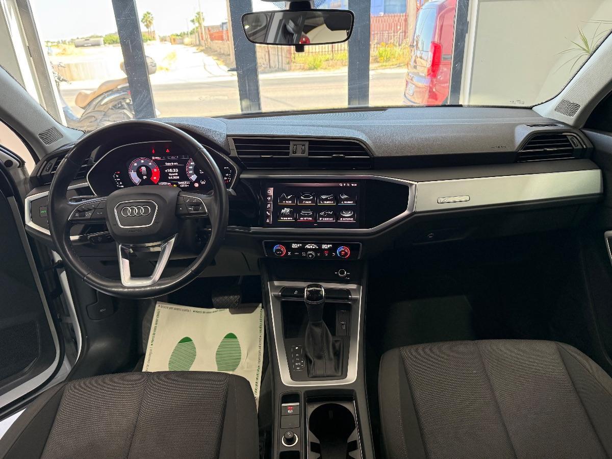 AUDI - Q3 - 35 TDI S tronic Business Advanced