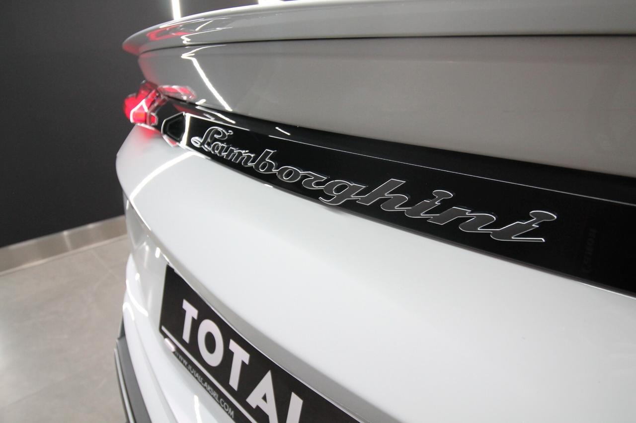 LAMBORGHINI URUS 4.0 650 CV