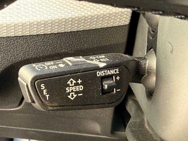 AUDI Q2 30 TDI Business