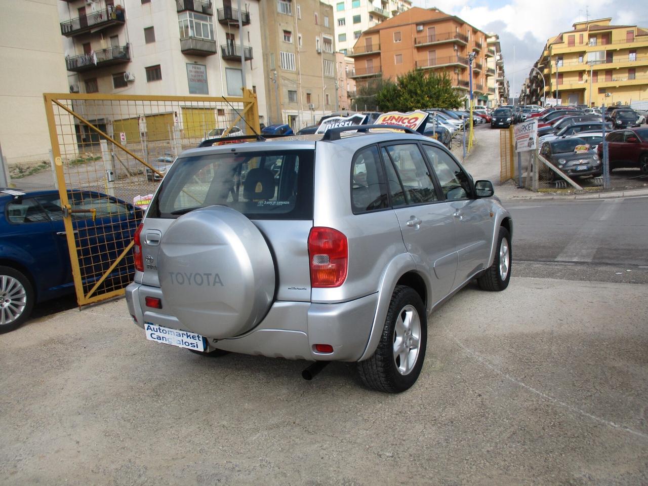 Toyota RAV4 2.0 Tdi D-4D 5 porte MOLTO BELLA