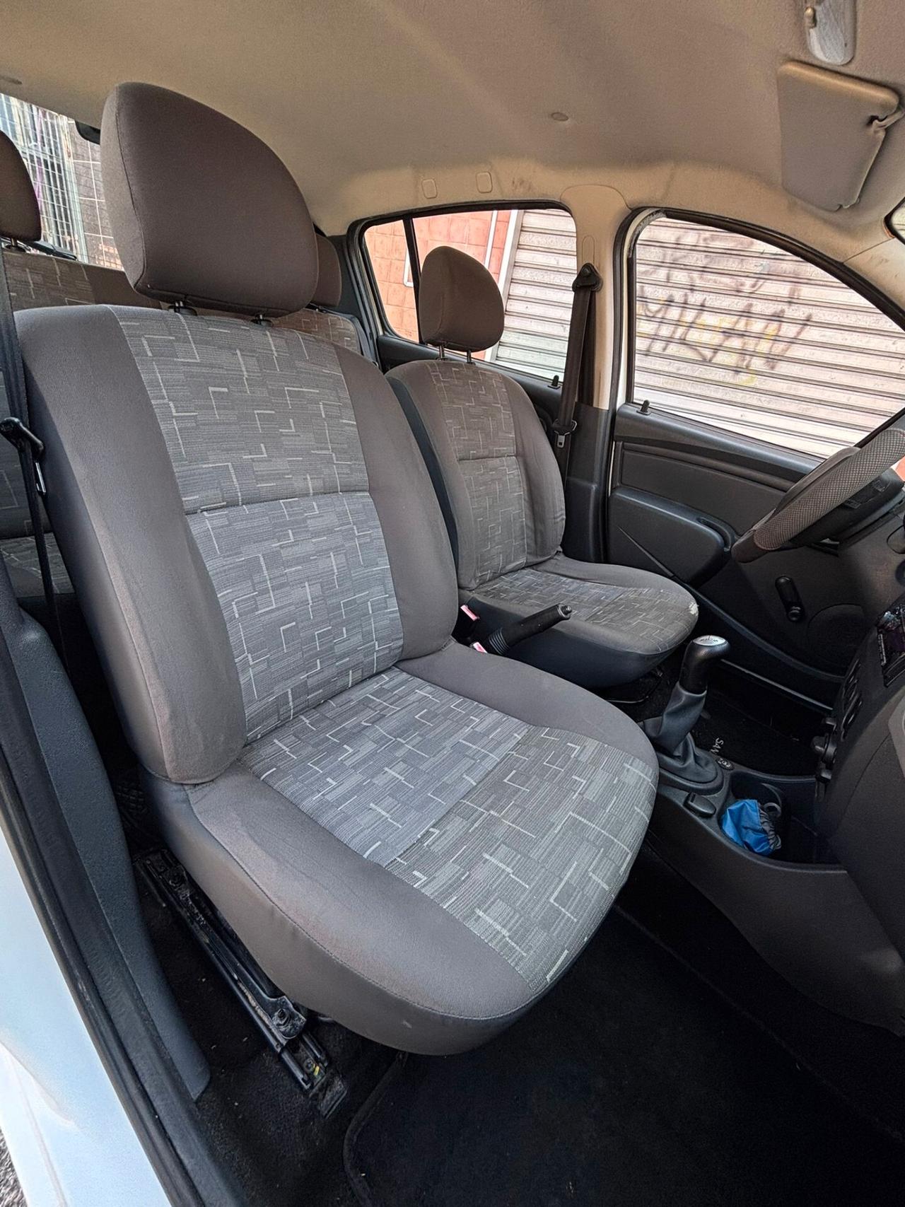 Dacia Sandero 1.2 16V GPL 75CV