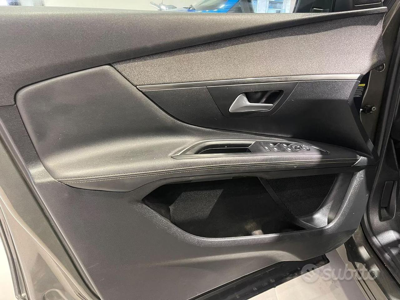 PEUGEOT 3008 PureTech Turbo 130 S&S GT Line