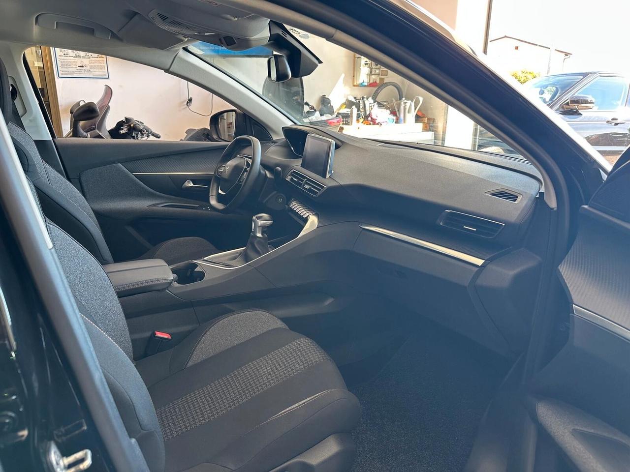 Peugeot 3008 BlueHDi 130 S&S Allure