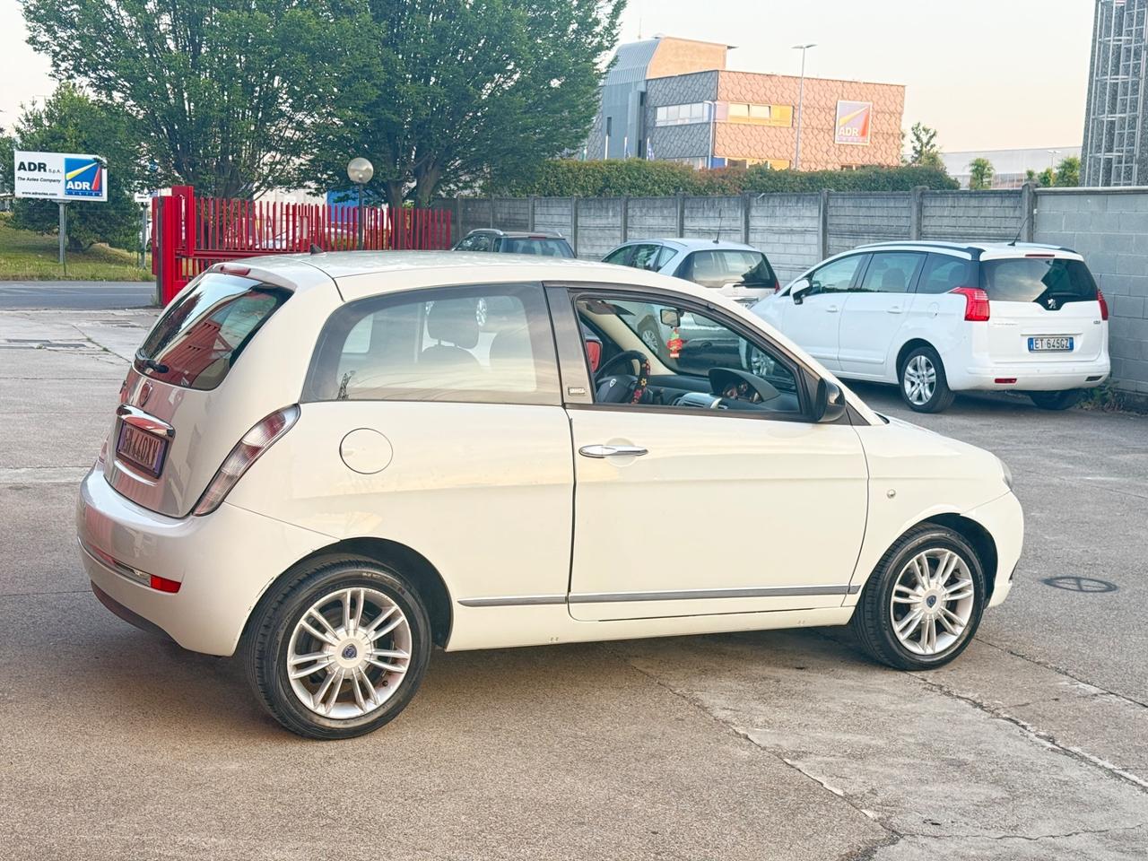 Lancia Ypsilon 1.2 69 CV 5 porte S&S Silver