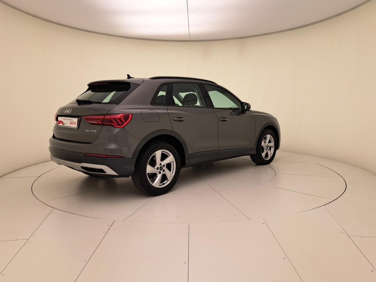Audi Q3 35 1.5 tfsi business advanced s-tronic