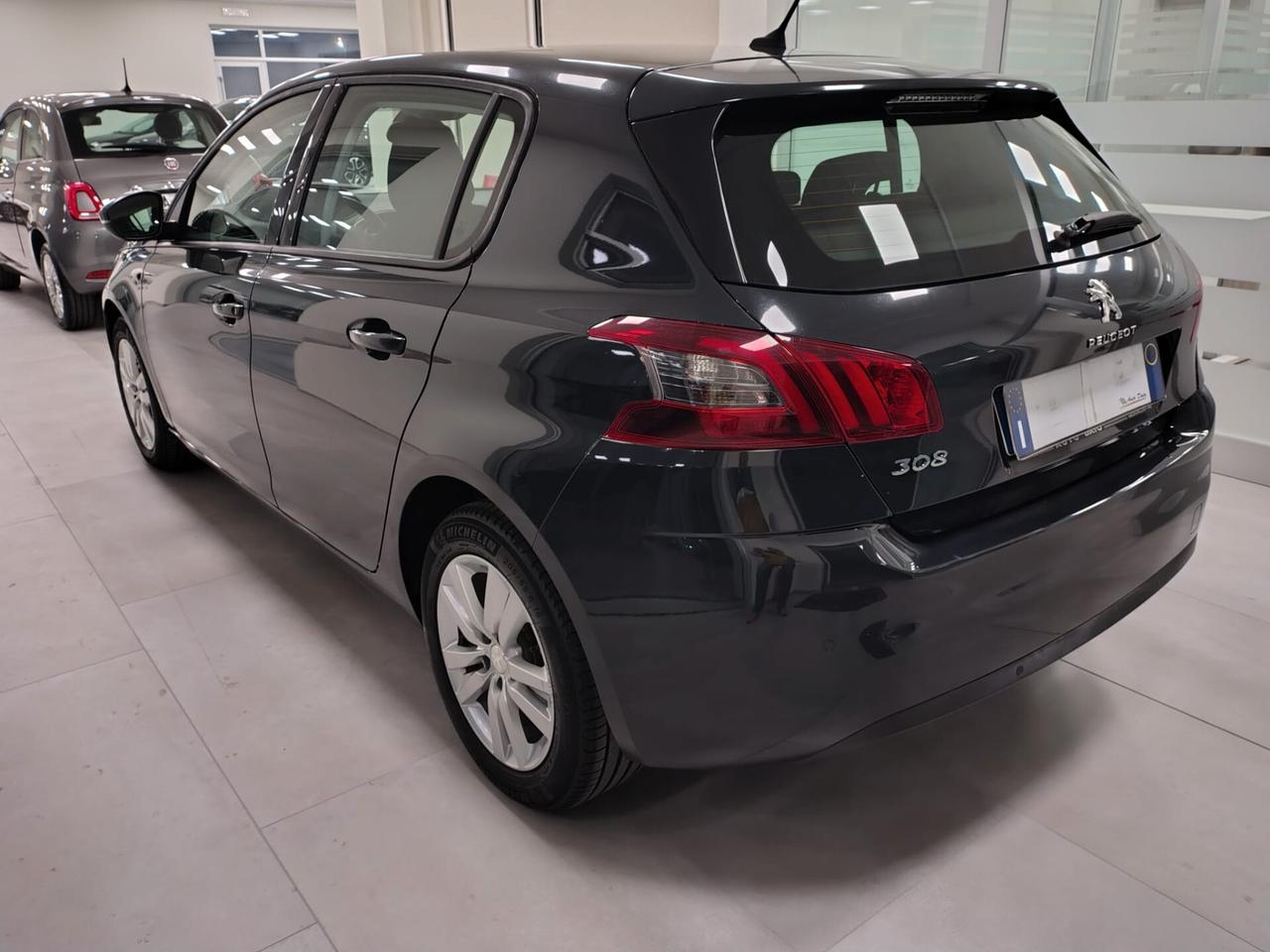 Peugeot 308 BlueHDi 130 S&S EAT8 Active