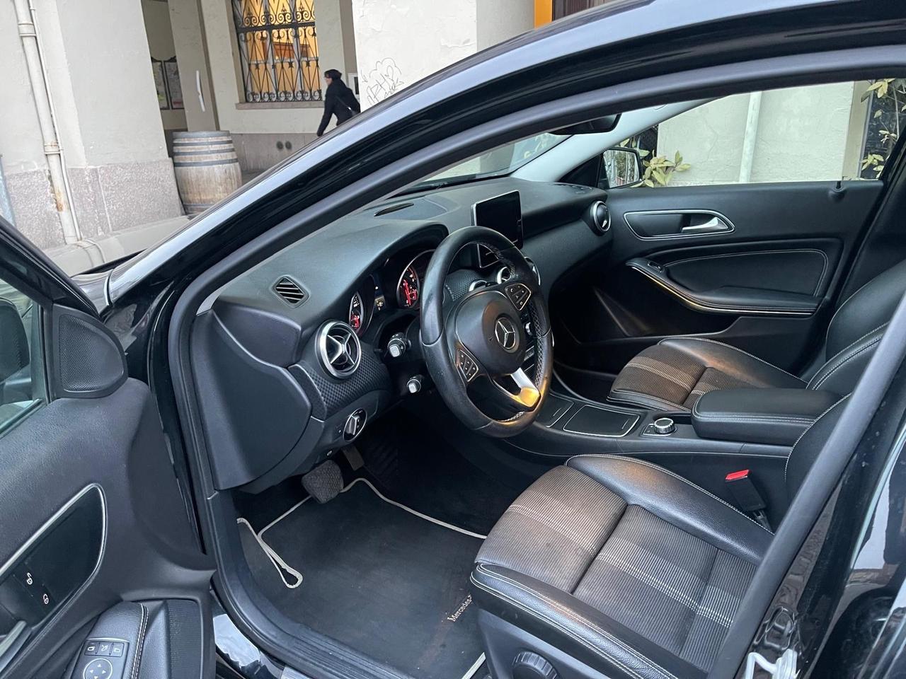 Mercedes-benz A 180 A 180 d Automatic Premium