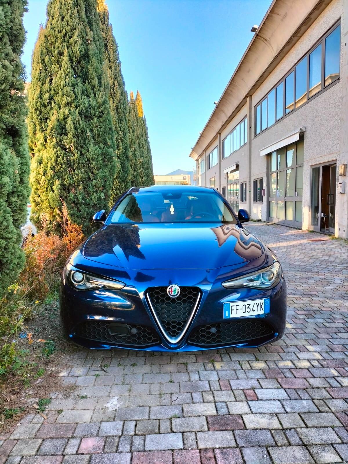 Alfa Romeo Giulia 2.2 Turbodiesel 180 CV AT8 Business Sport Launch Ed.