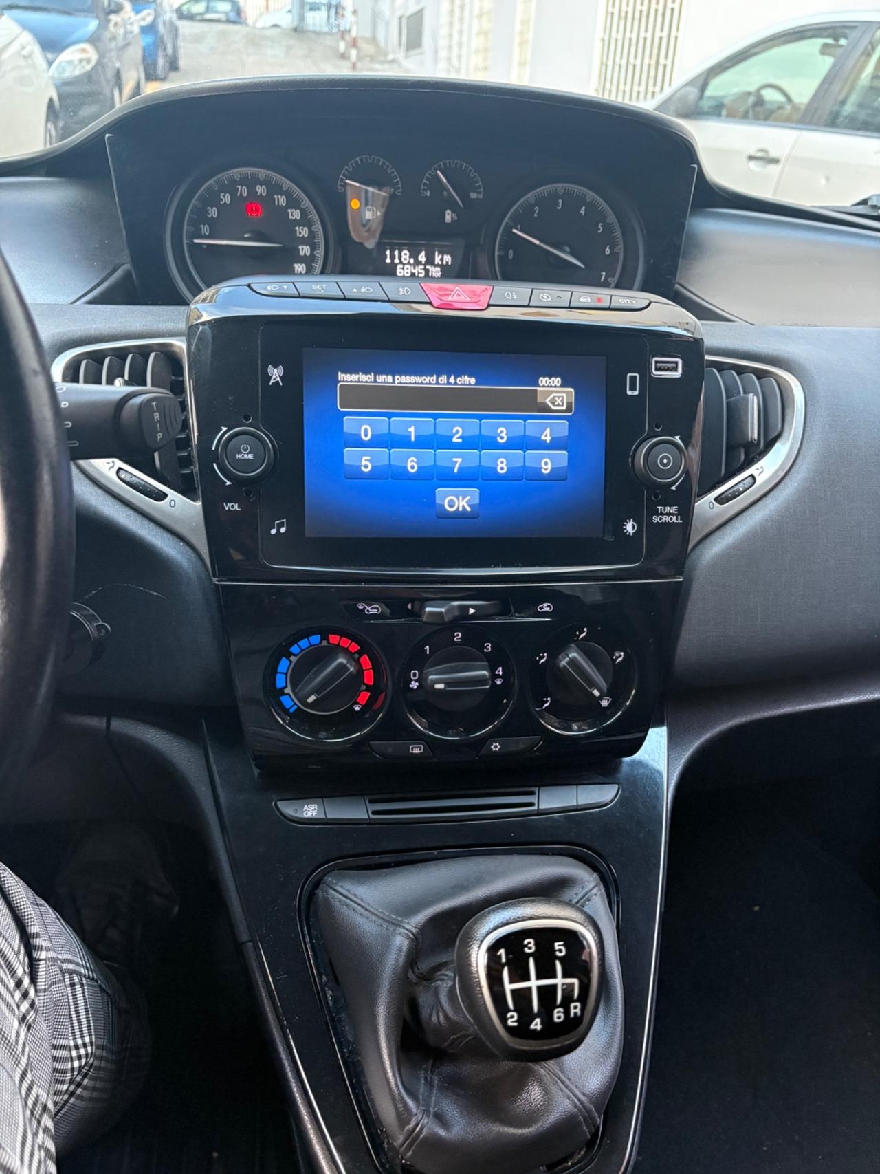 Lancia Ypsilon 1.0 FireFly 5 porte S&S Hybrid Gold