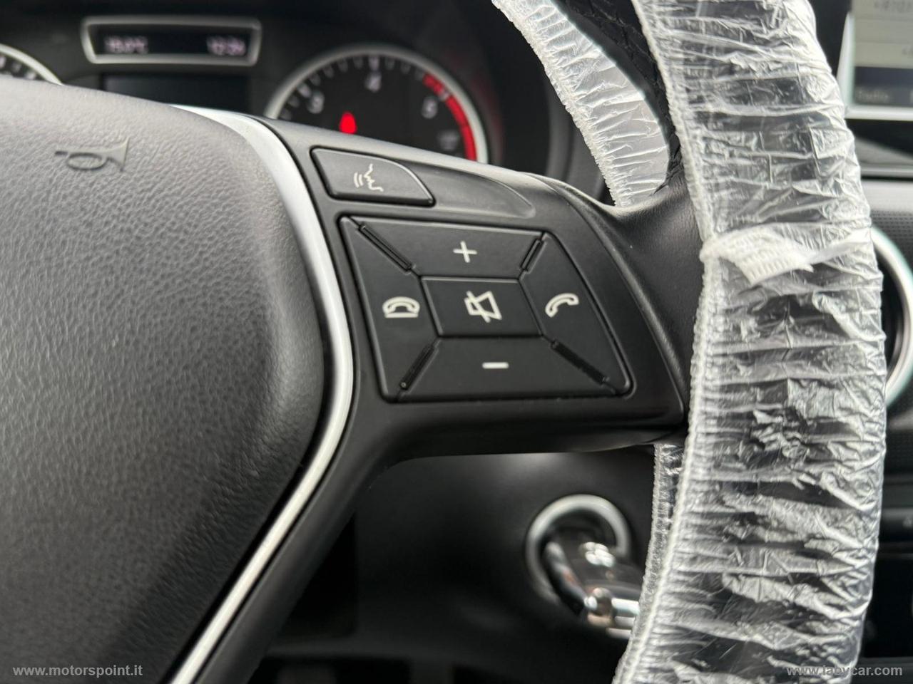 MERCEDES-BENZ B 180 d Premium