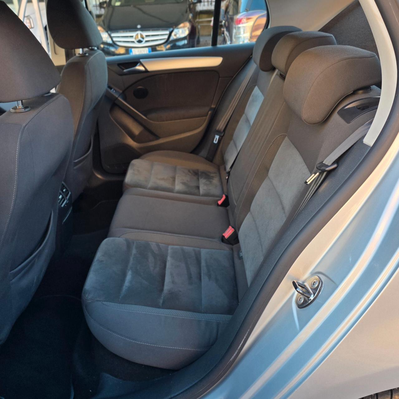 Volkswagen Golf 1.6 TDI DPF DSG 5p. Highline