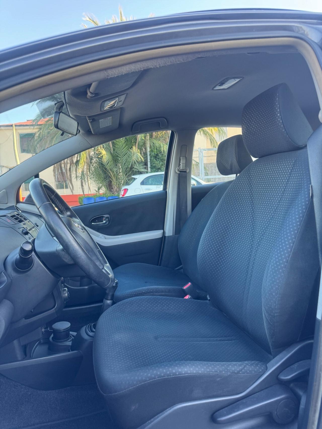 Toyota Yaris 1.0 5 porte Sol
