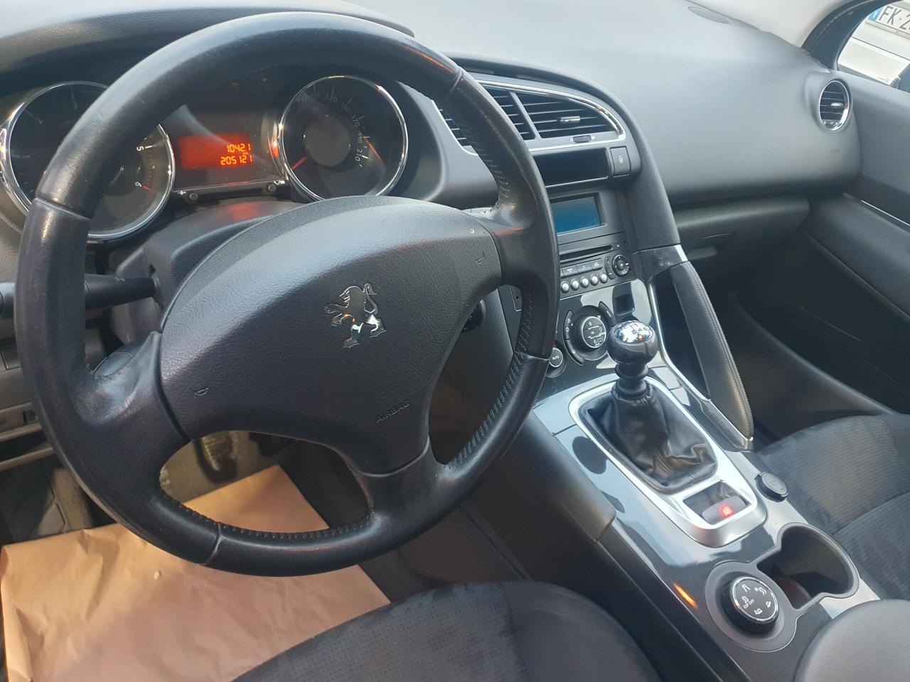 Peugeot 3008 1.6 HDi 115CV Business