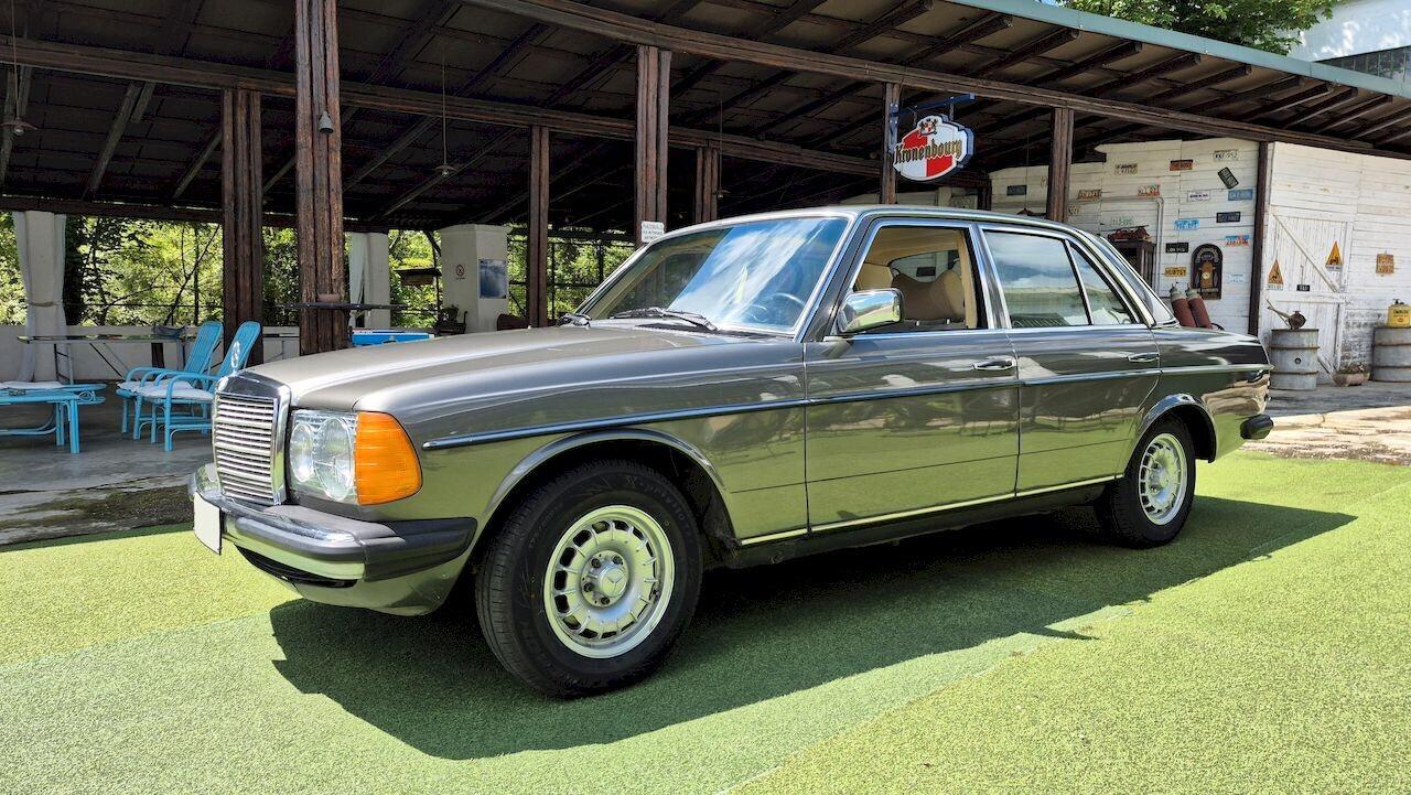Mercedes-Benz 240 D Berlina W123 - 1980