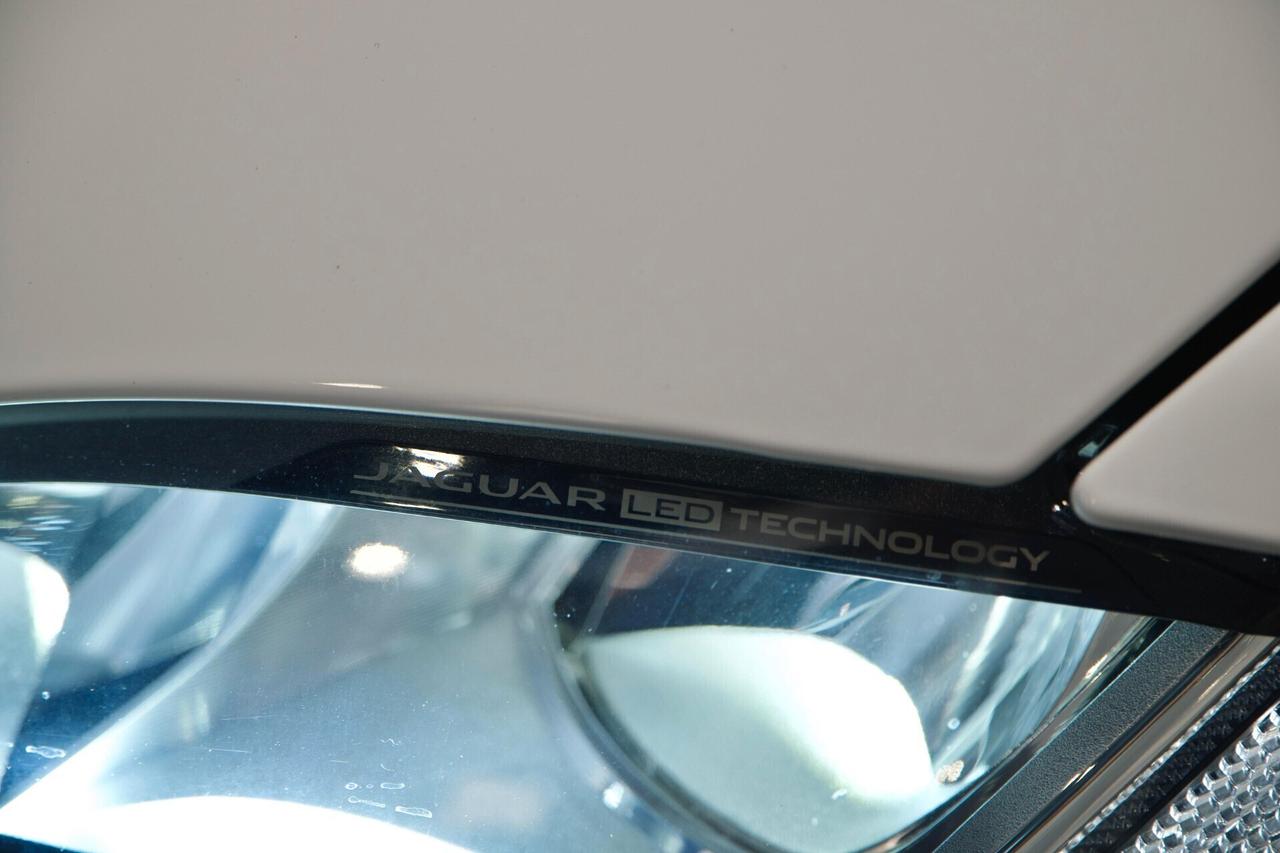 Jaguar F-Pace 2.0 250 CV AWD aut. R-Sport