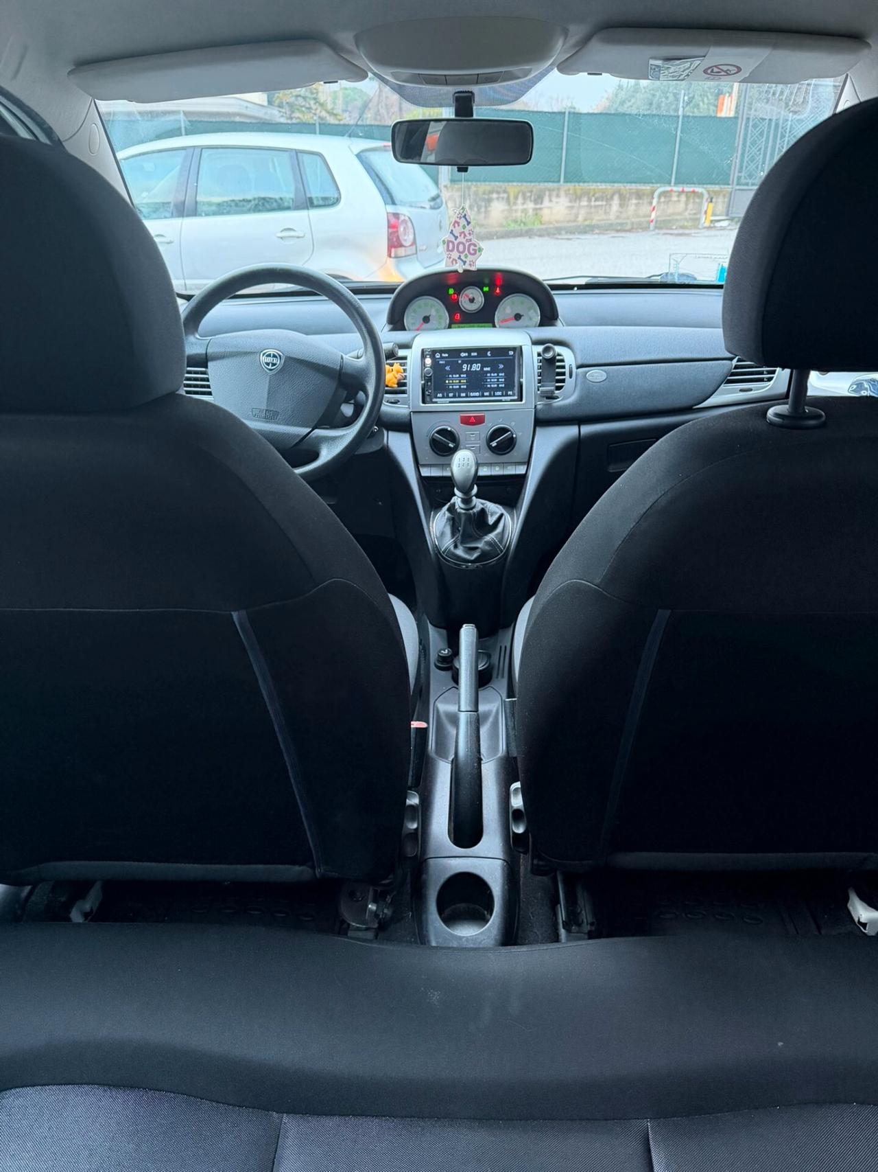 Lancia Ypsilon 1.2 69 CV Unyca