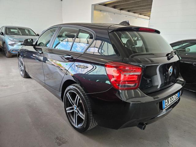 BMW 118 Serie 1 F/20-21 2011 118d 5p Sport