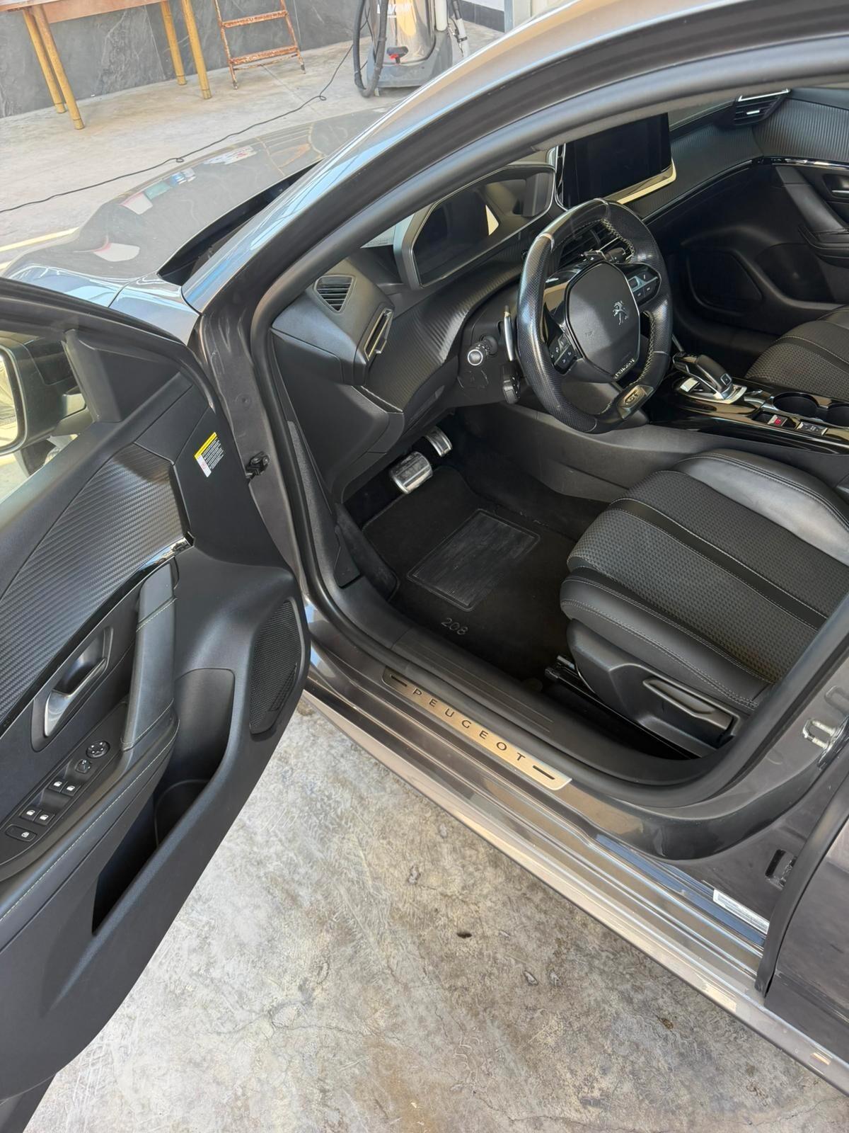 Peugeot 208 PureTech 100 Stop&Start EAT8 5 porte GT Line