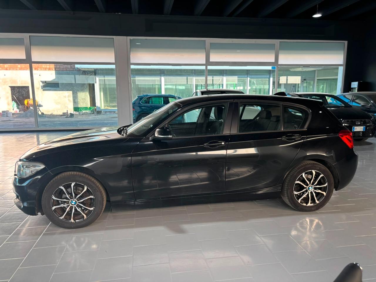 Bmw 116 116d 5p. Urban