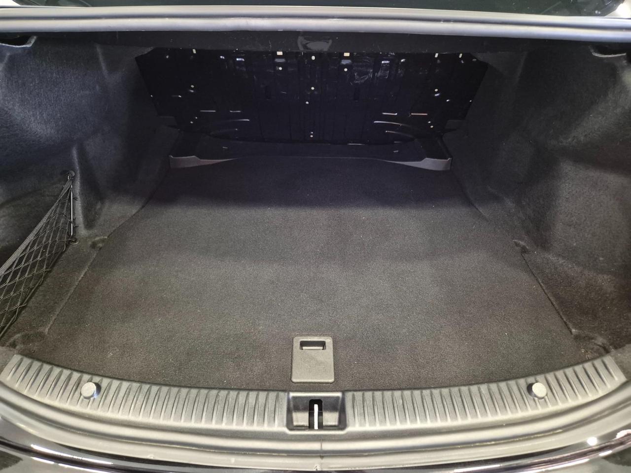 MERCEDES-BENZ C 180 d Executive