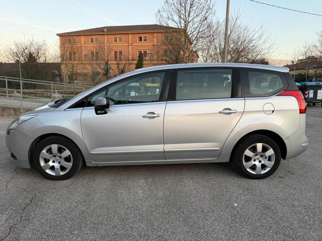 PEUGEOT 5008 7posti 1.6 HDi 115CV senza nessun lavoro da fare