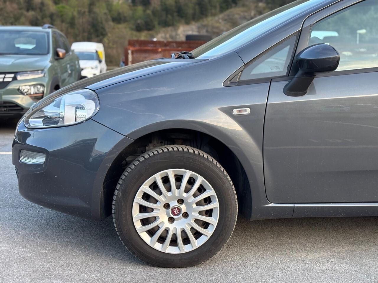 FIAT GRANDE PUNTO 1.4 BENZINA/METANO NEOPATENTATI 5 posti