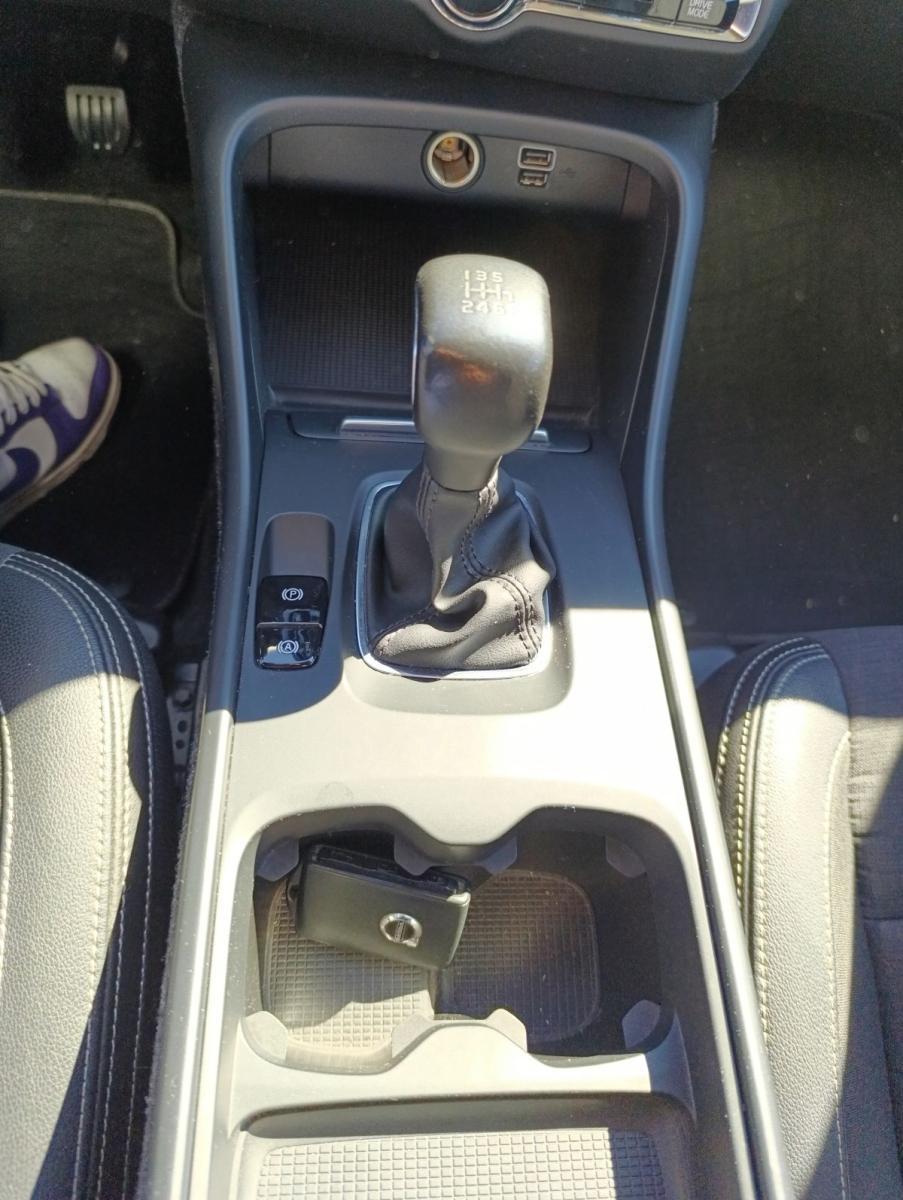 VOLVO - XC40 - T3 Momentum
