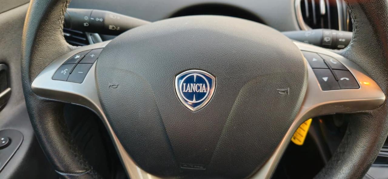 Lancia Ypsilon 1.2 69CV Platinum