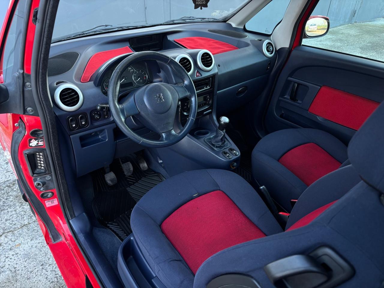 Peugeot 1007 1.4 benzina. Garanzia 12 mesi. Neop..