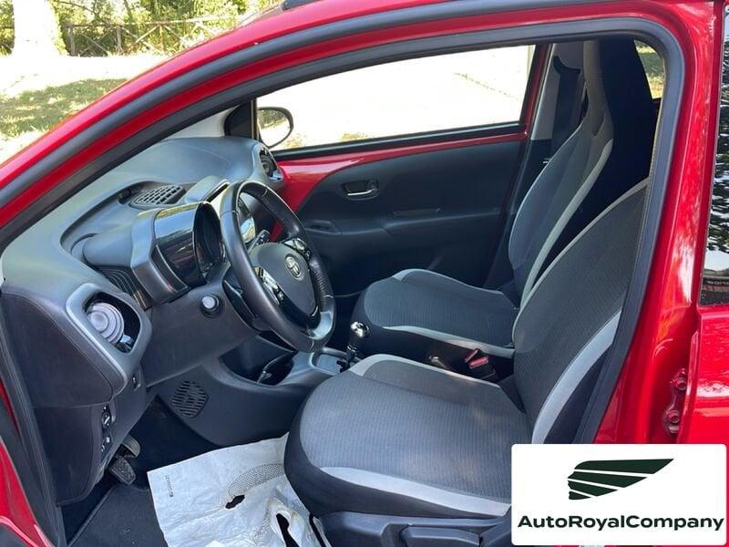 Toyota Aygo 1.0 VVT-i x-clusiv red style MMT