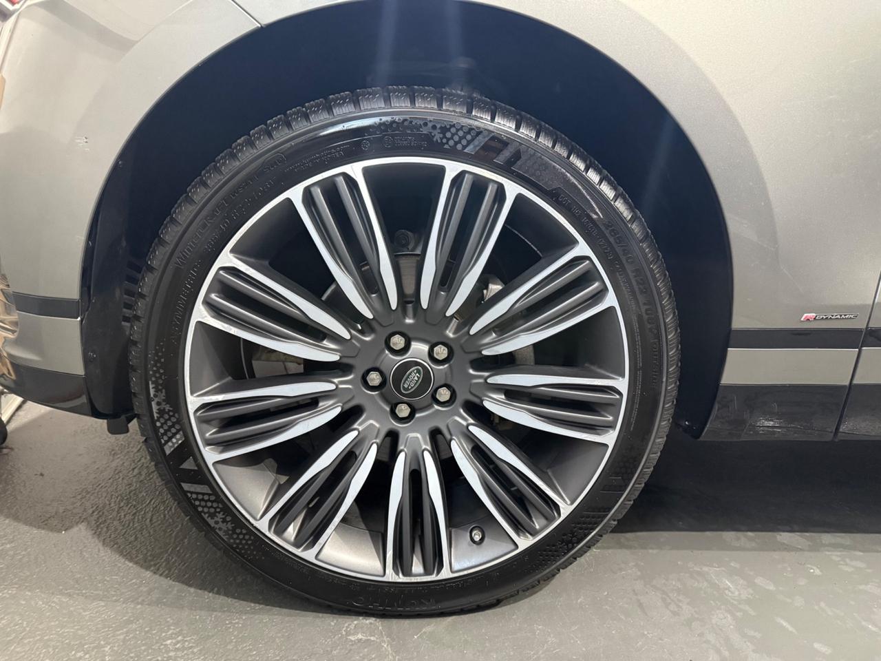 Land Rover Range Velar 2.0 TD4 180 CV R-Dynamic SE