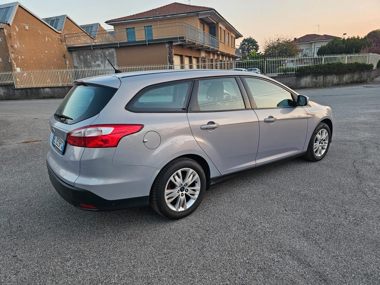 Ford Focus 1.6 benzina