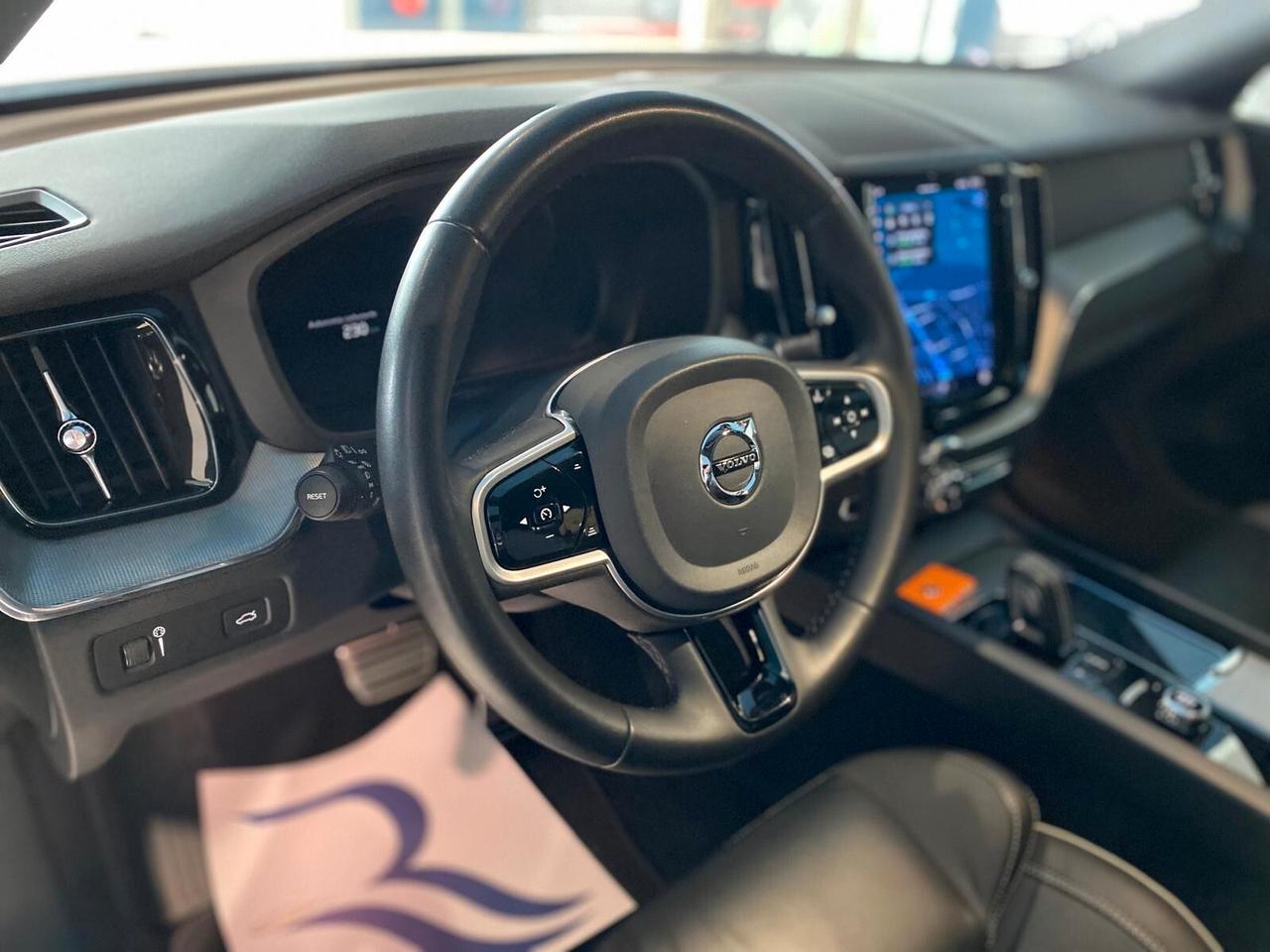 Volvo XC 60 XC60 B4 (d) AWD automatico Plus Dark