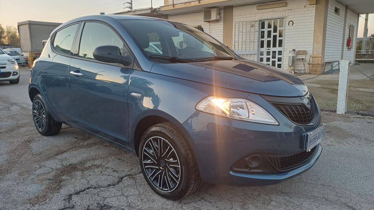 Lancia Ypsilon 1.0 FireFly 5 porte S&S Hybrid Silver 2023 SOLO 5MILA KM