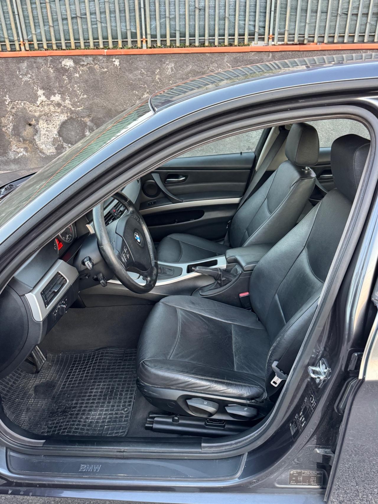 Bmw 320 D CAMBIO AUTOMATICO/INTERNI IN PELLE