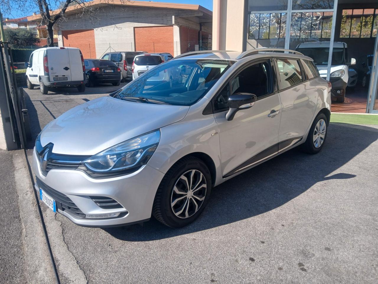 RENAULT Clio Sporter 1.2 54 KW 73 CV ANNO 2018