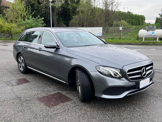 MERCEDES-BENZ E 220 Premium E 200 D