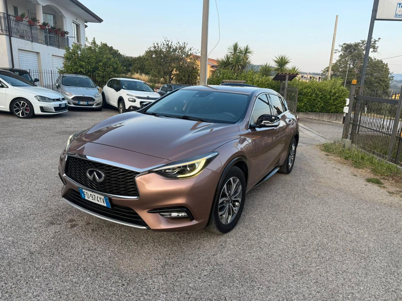 Infiniti Q30 2.2 diesel DCT AWD Premium Tech